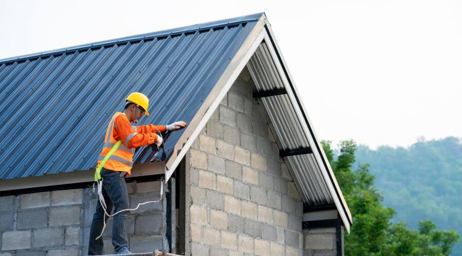 Expert Emergency Roof Repairs services in Manhattan, KS